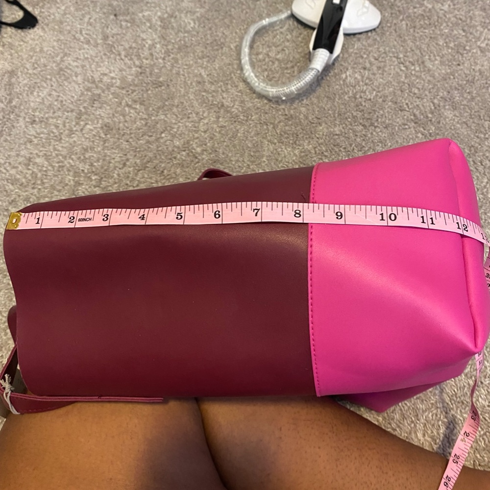 Handbags - Picture 13 of 14